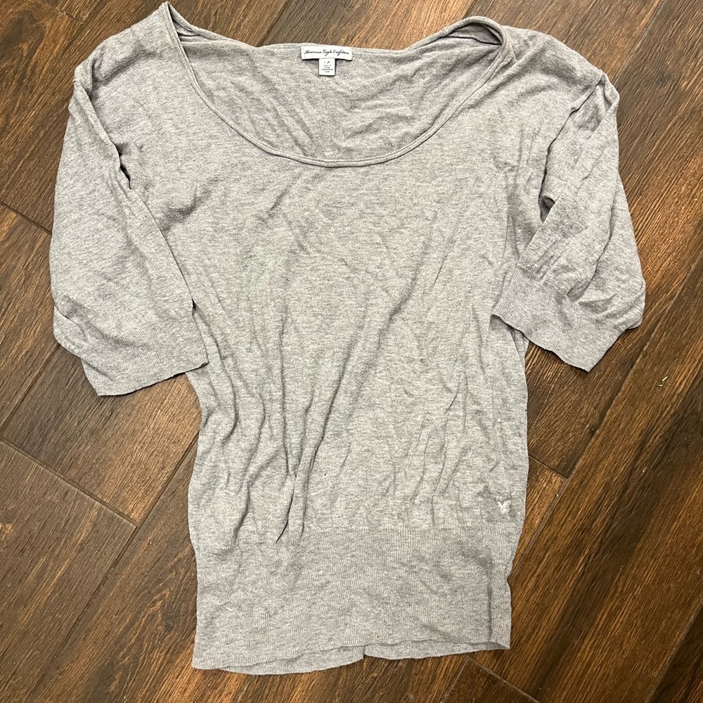 ✨American Eagle Outfitters gray short sleeve shirt, size small✨